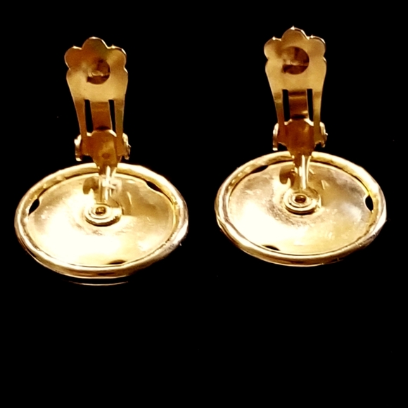 Vintage Signed CORO Gold Tone Polished Abstract Dome Earrings, Clip-on - Picture 3 of 4
